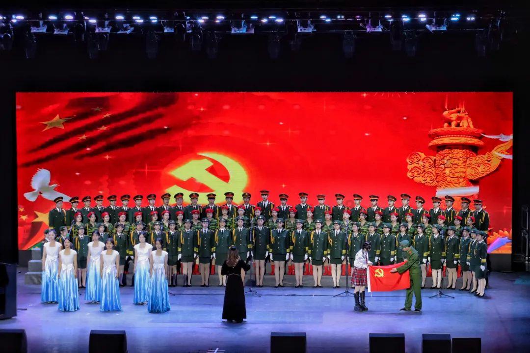 女生说又不缺发红包的人怎么回复他？游戏画面